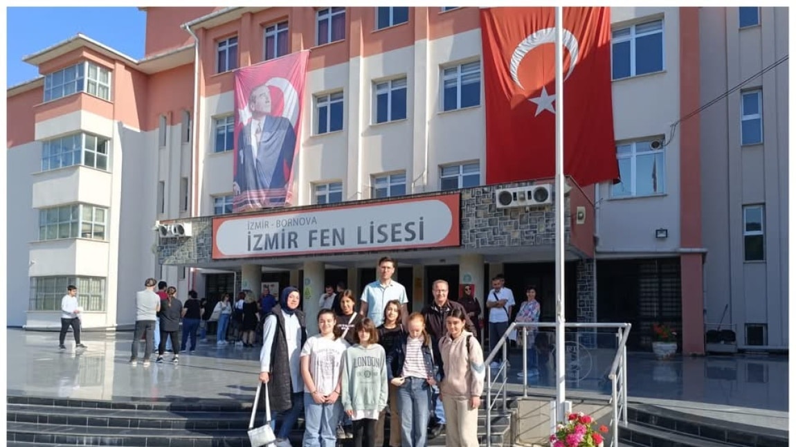 zmir Fen Lisesi Ortaokullar Arası Matematik Yarışmasına Matematik Öğretmenimiz Hamit AKILLIOL Rehberliğinde Öğrencimiz Nazife IRMAK ve Şengül AVCI ile katılım sağladık.
